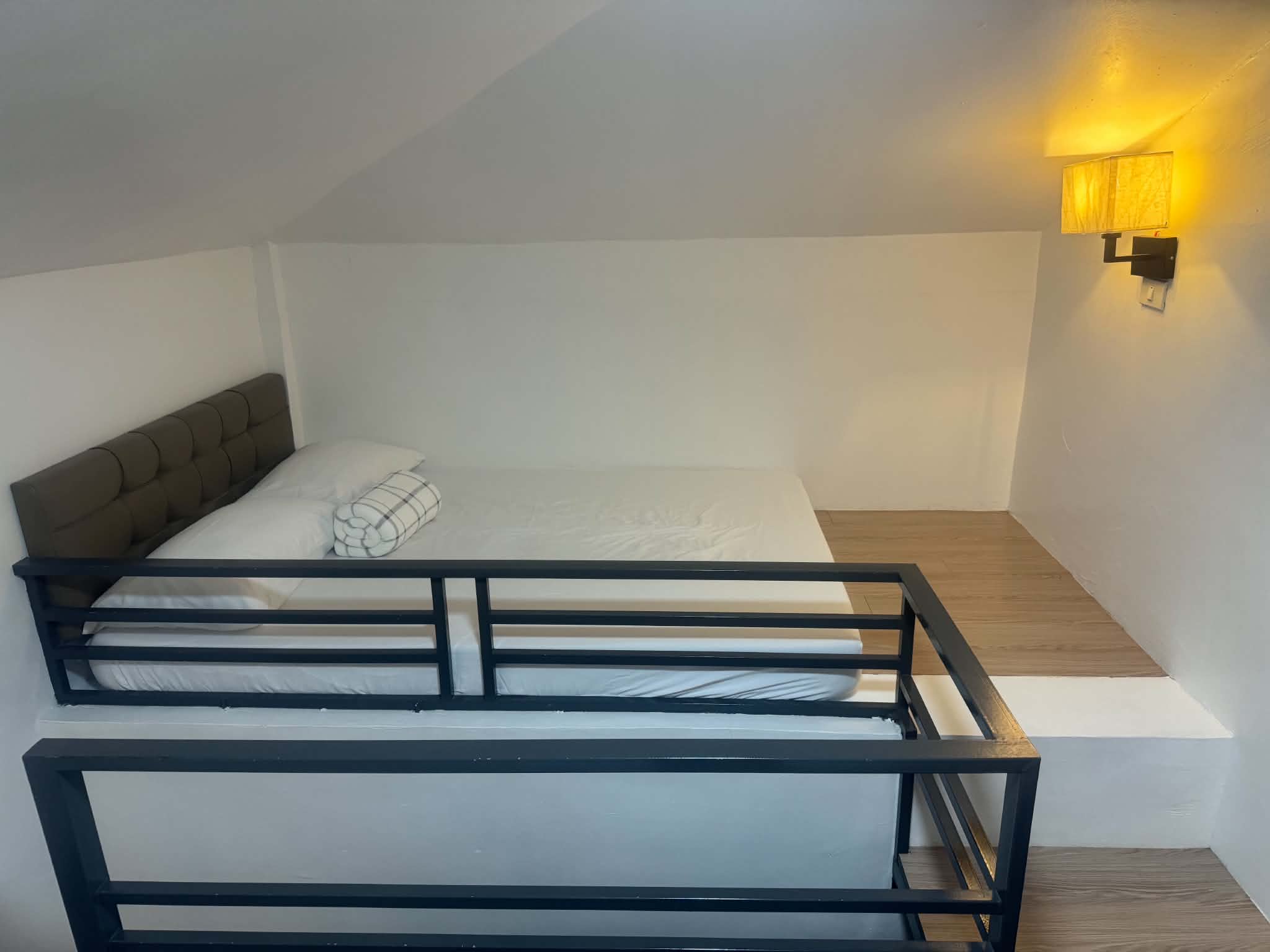 Villa 1 Room 2 loft with a double bed