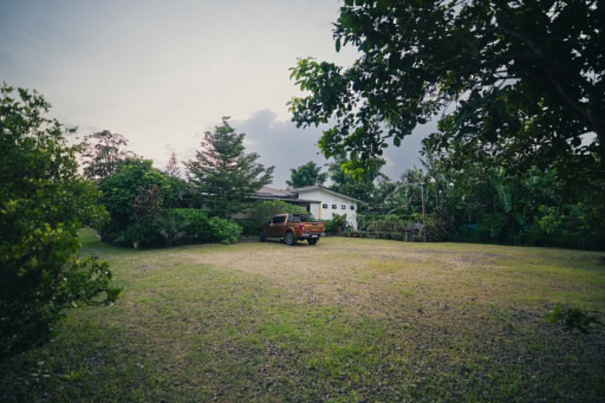 Villa 1 spacious outdoor parking space