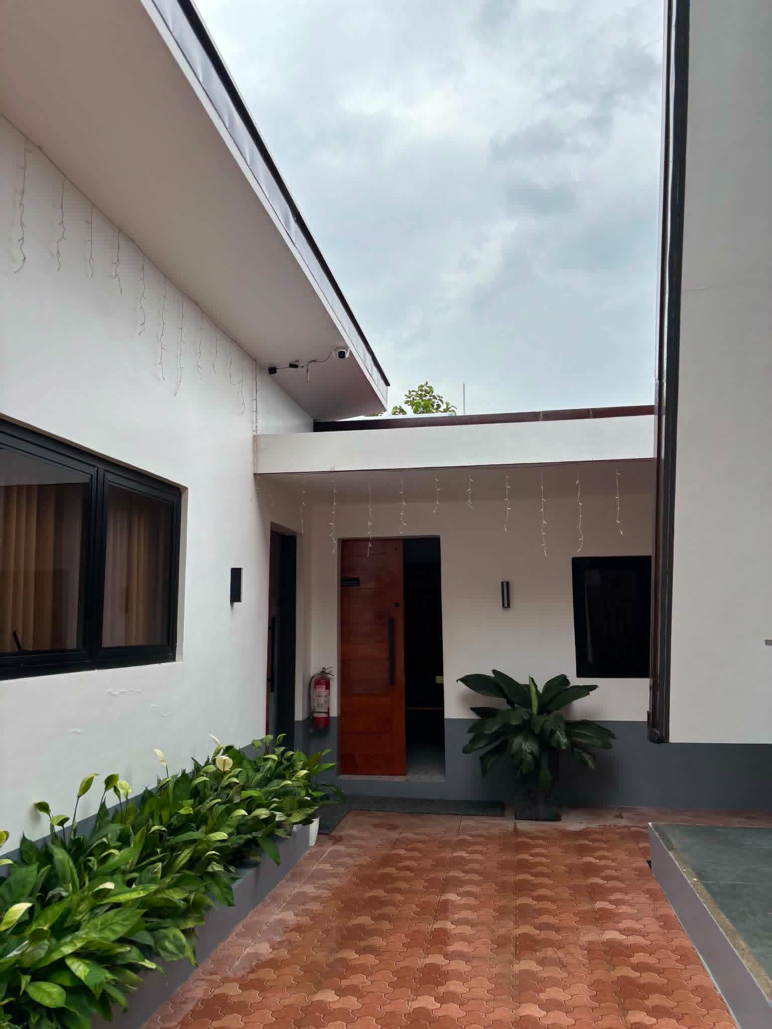 Villa 2 courtyard and entry area