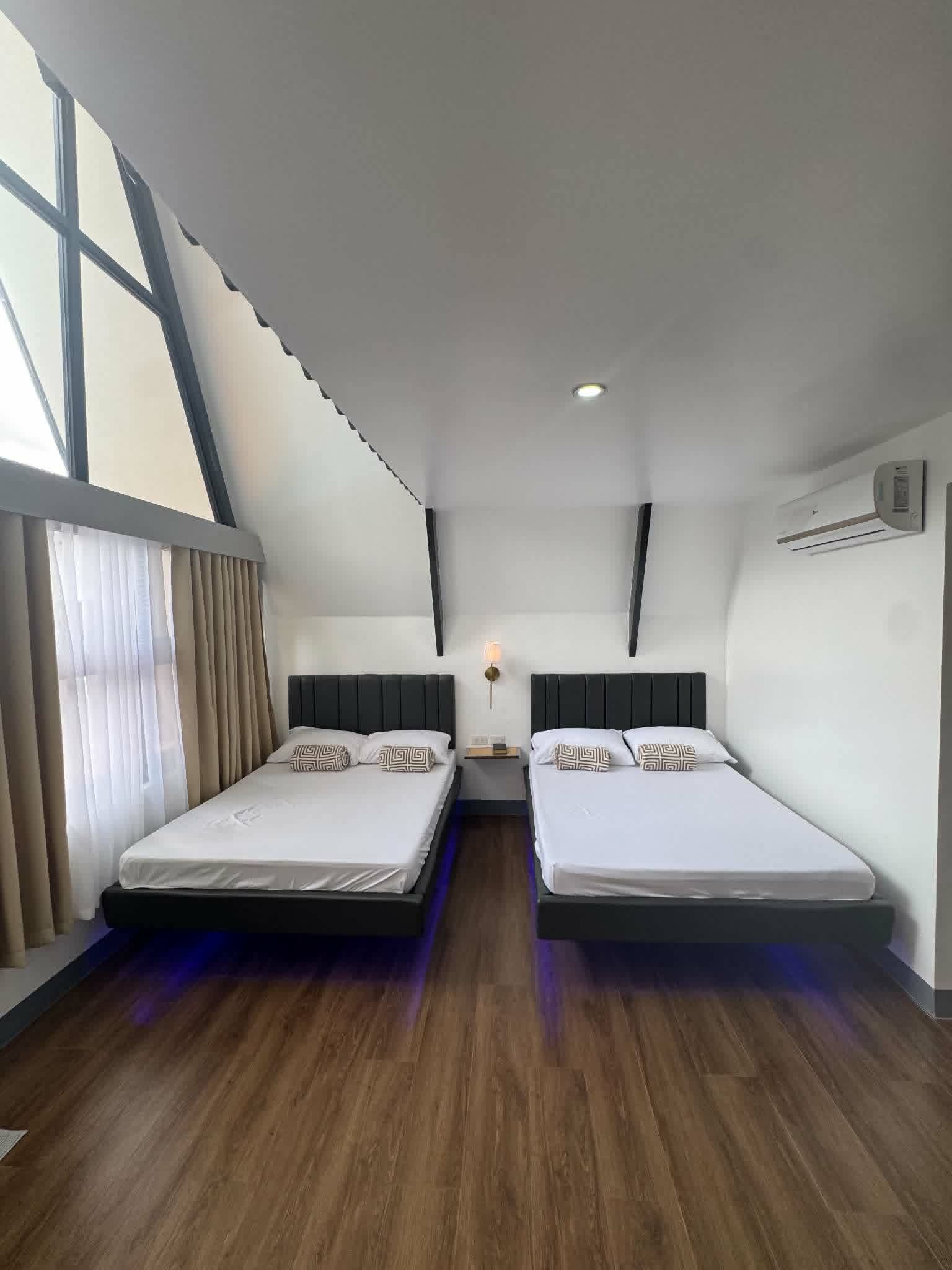 Villa 2 twin beds inside the A-frame room