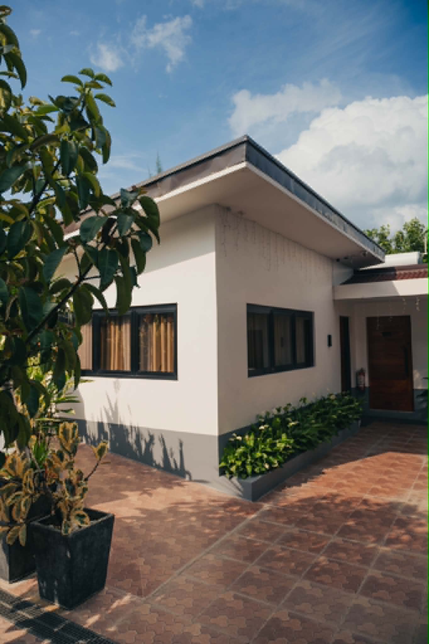 Villa 2 entertainment room exterior entrance